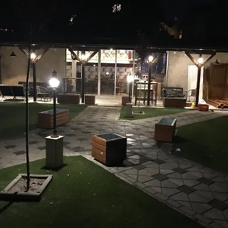 Ξενοδοχείο Nina & Lounge Bar
