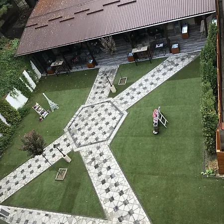 Nina & Lounge Bar 3*