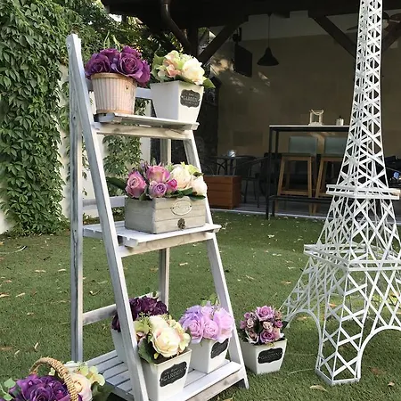 Nina & Lounge Bar Hotel Skopje