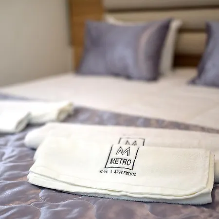 Nina & Lounge Bar 3*