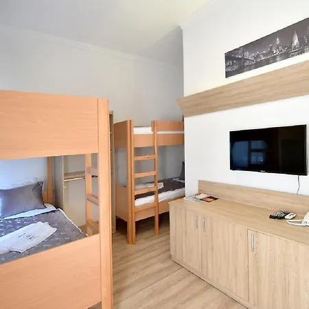 Hotel Nina & Lounge Bar