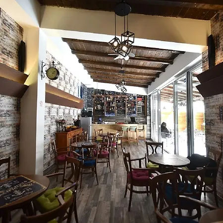 Hotel Nina & Lounge Bar 3*