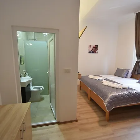 Hotel Nina & Lounge Bar 3*