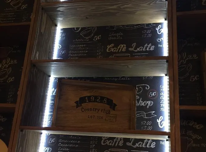 Nina & Lounge Bar سكوبجي