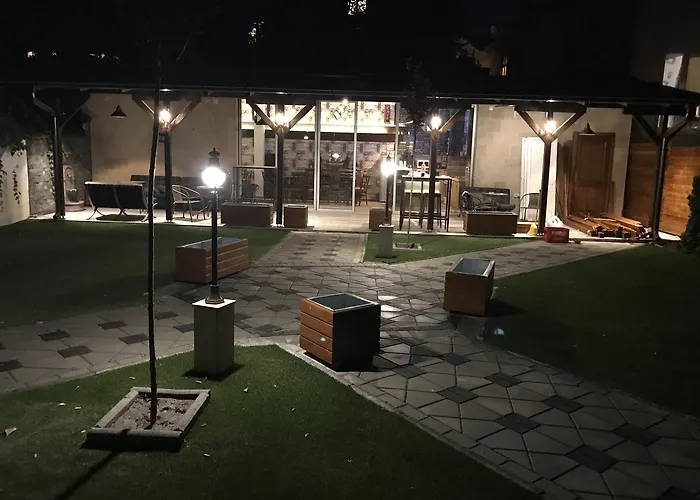 Hotel Nina & Lounge Bar