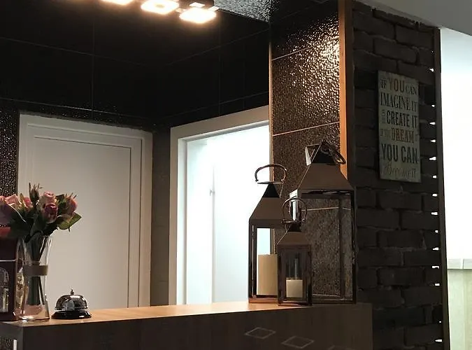 Nina & Lounge Bar فندق