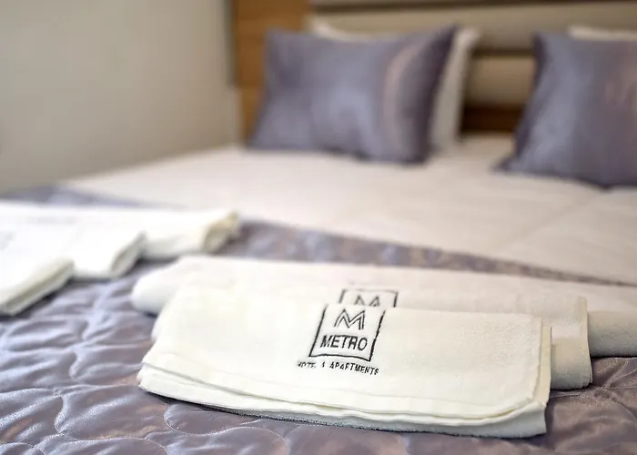 Nina & Lounge Bar 3*