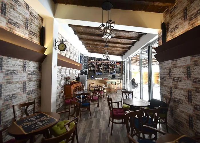 Hotel Nina & Lounge Bar 3*