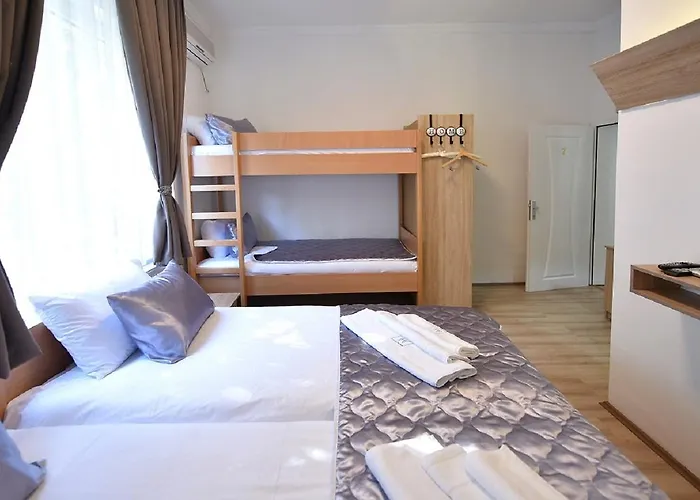 Nina & Lounge Bar Skopje