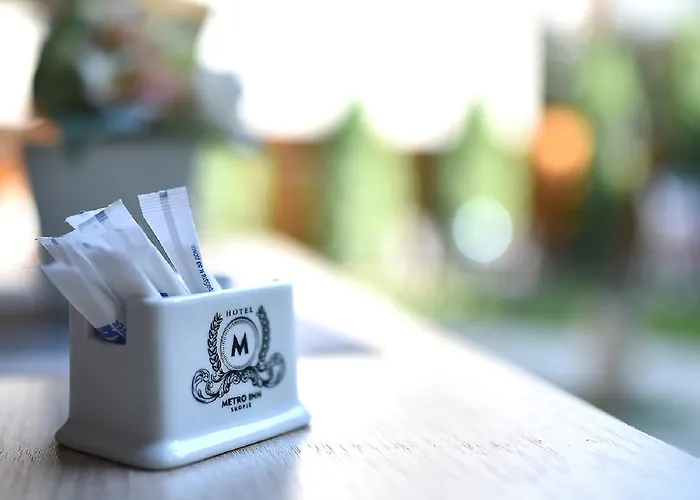 Hotel Nina & Lounge Bar