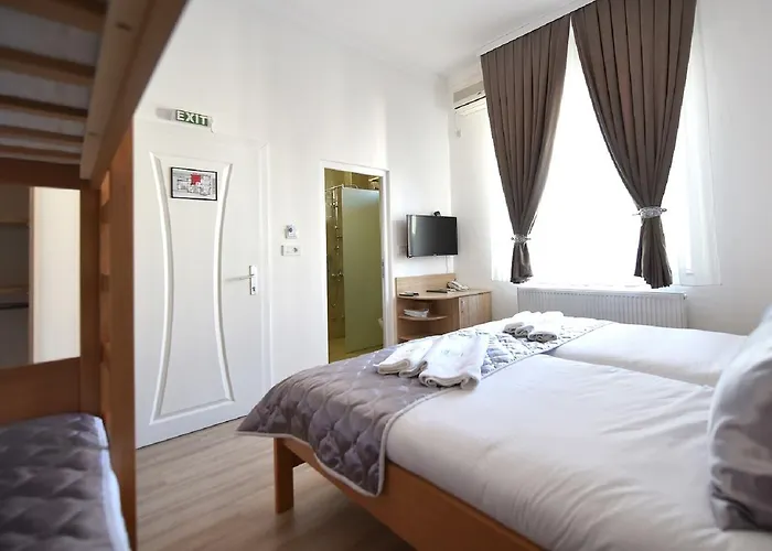 Hotel Nina & Lounge Bar Skopje