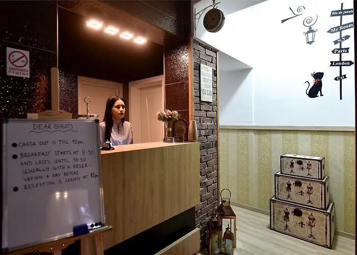 Hotel Nina & Lounge Bar