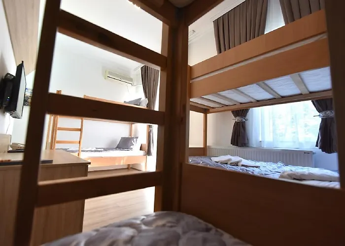 Nina & Lounge Bar 3* Skopje