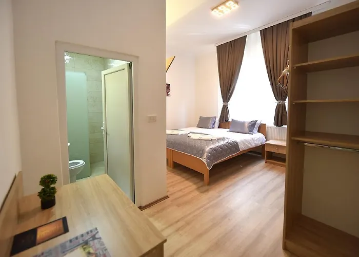 Nina & Lounge Bar Hotel Skopje