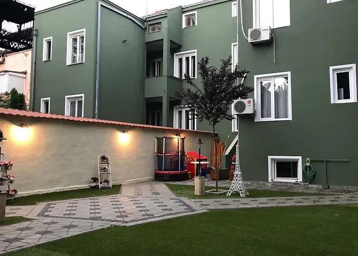 Nina & Lounge Bar 3* Skopje